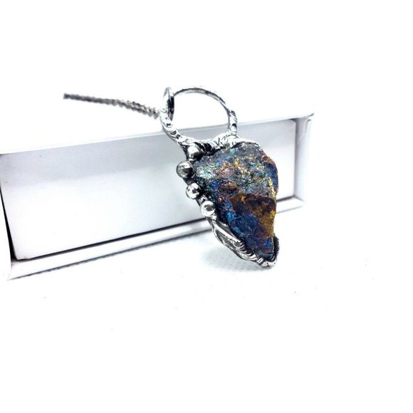 Chalcopyrite crystal Necklace - Picture 8 of 12